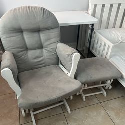 Nursery Glider with Ottoman