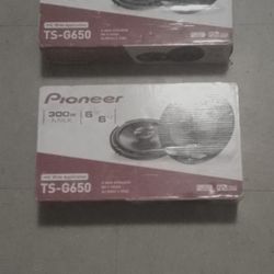 4 PIONEER CAR SPEAKERS