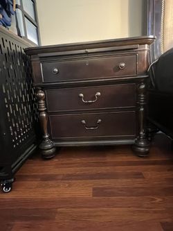 Beautiful Pair Of Solid Wood Night Stands 