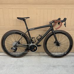 2023 Specialized Aethos Rival AXS (54cm)(like new)