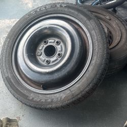 One Speard Tire Number T-145 / 70 R 17