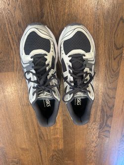 ASICS gel- Kayano 14 size 10