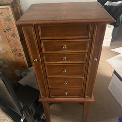 Jewlery chest