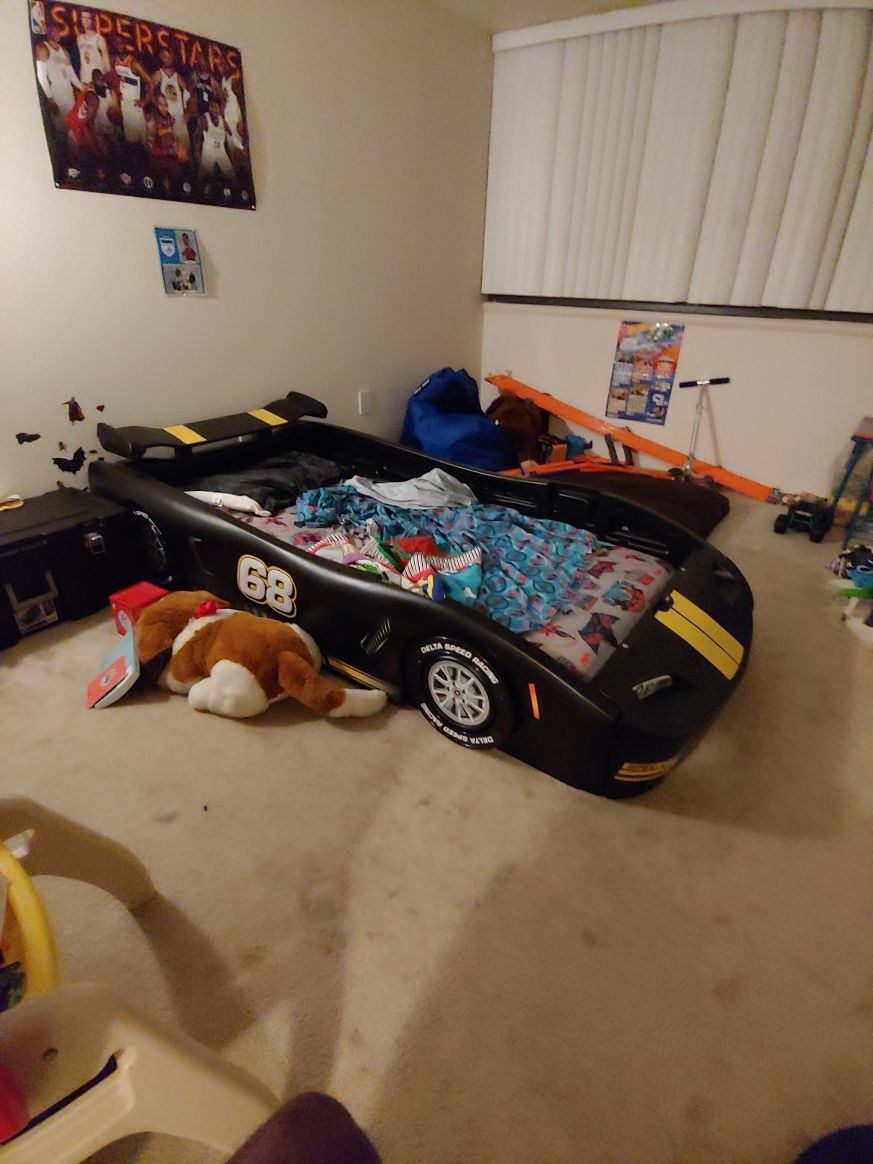 Race Car Bed Kids Boy for a Twin bed