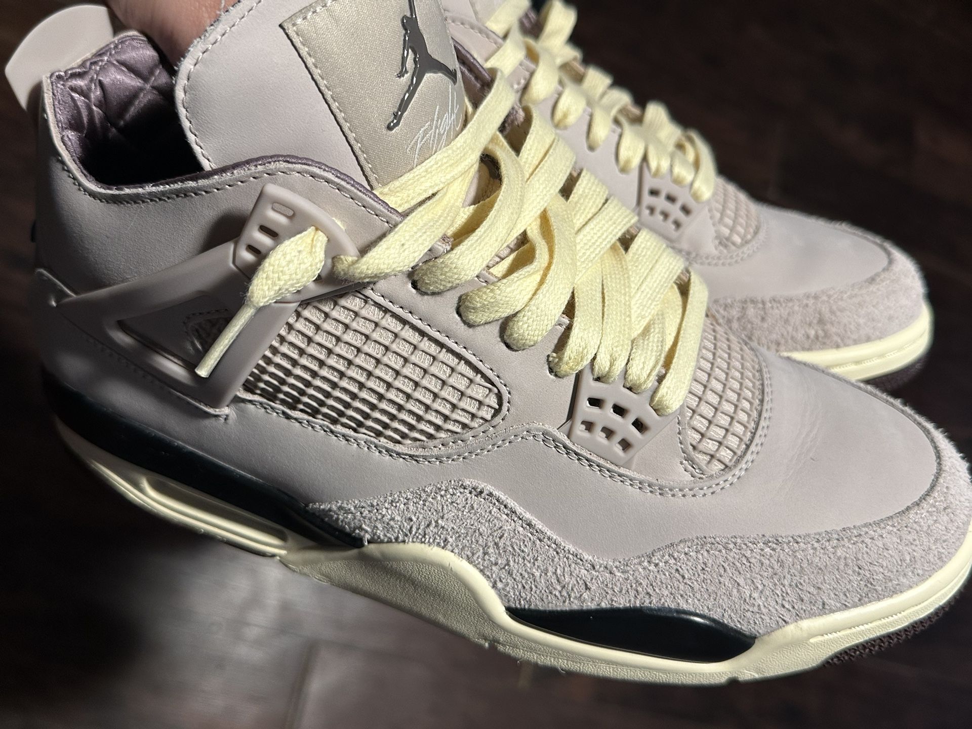 A Ma Maniere Jordan 4 size 12w /  10.5 mens LIGHTLY USED 