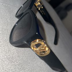 Authentic - Louis Vuitton Link PM Cat Eye Sunglasses 