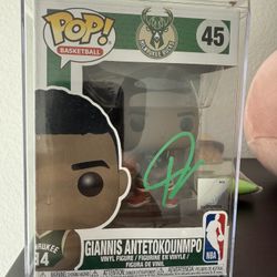 Signed GIANNIS FUNKO #45 COA