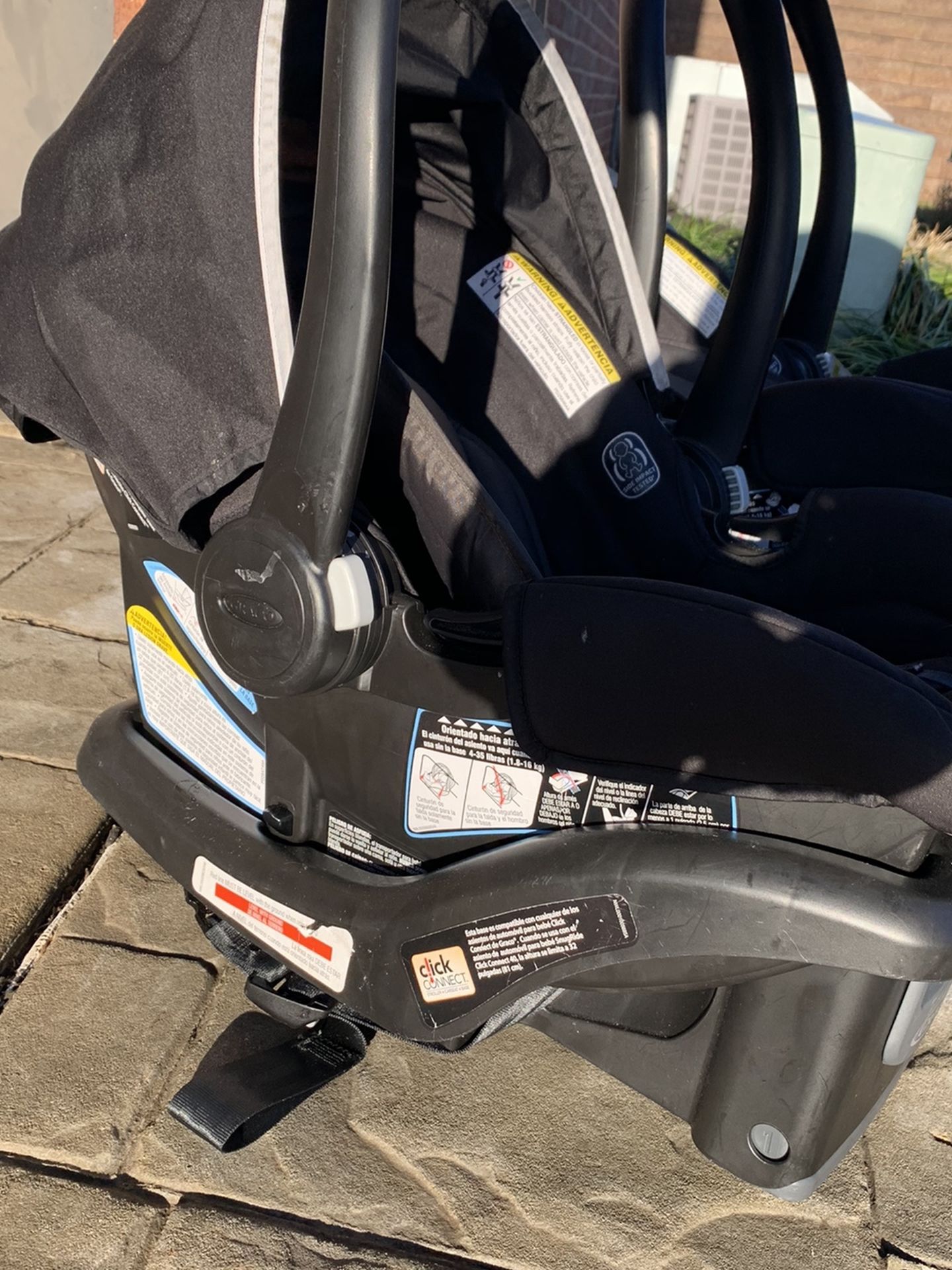 2 Graco Car Seats Snugride 35 Lite