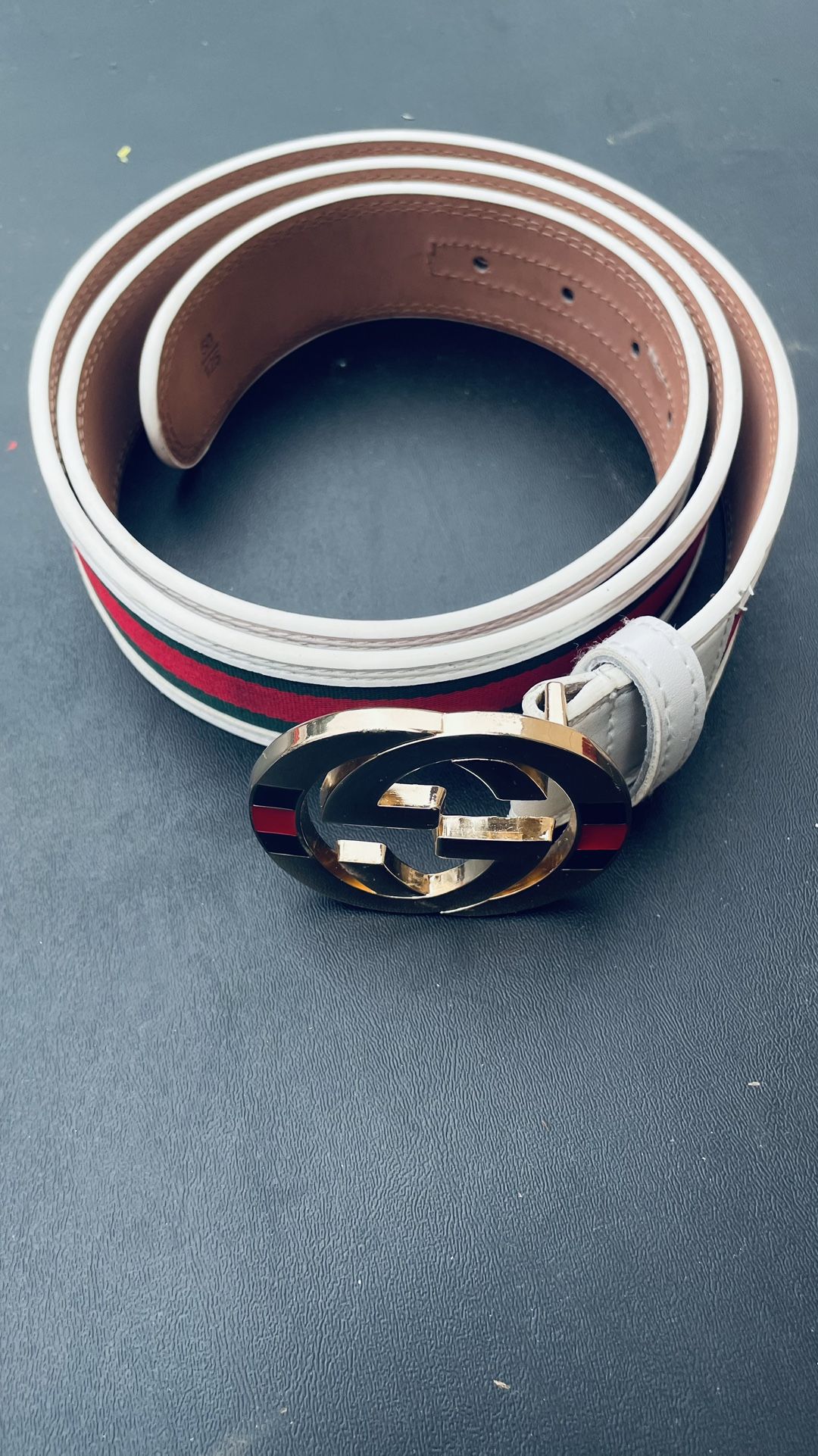 Men’s Gold Interlocking G Leather Gucci Belt
