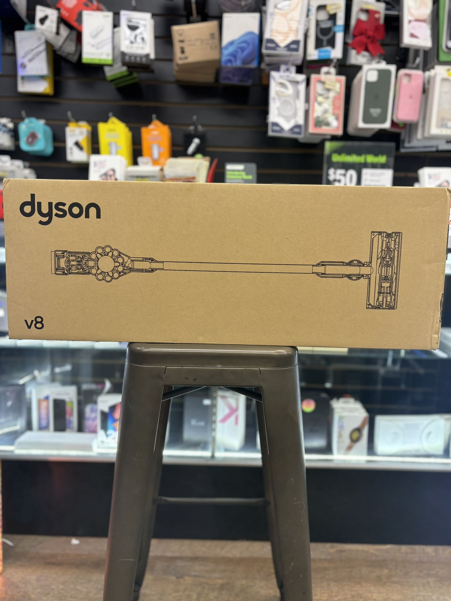 DYSON V8 VACUUM