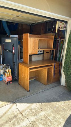 Oak desk with hutch