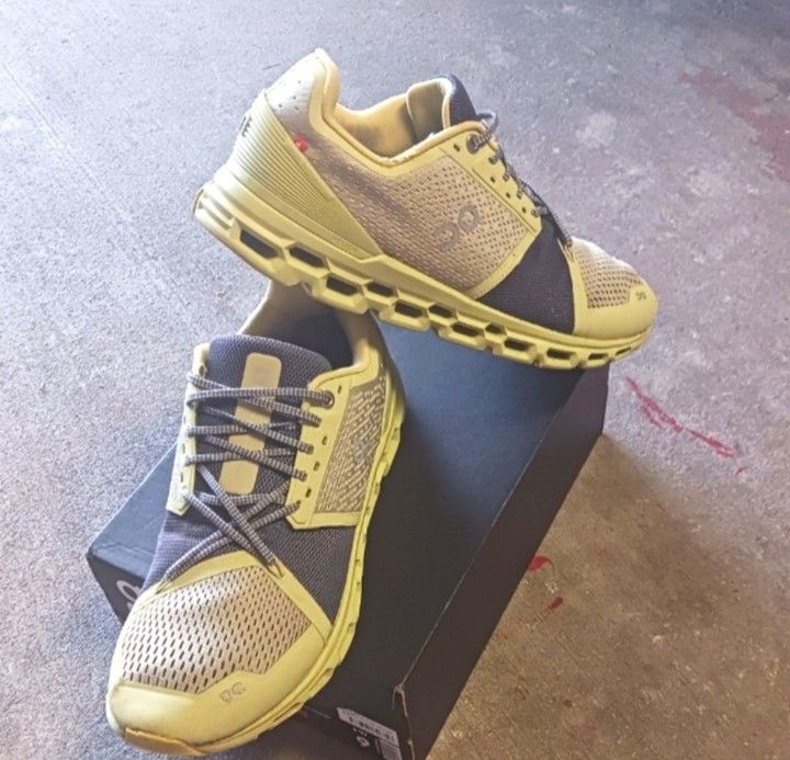 On Cloudstratus Pistachio/Grey Running Shoes Men9 (Wo10½)