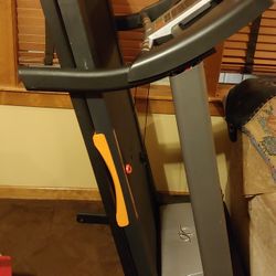Space Saver T5zi Treadmill 