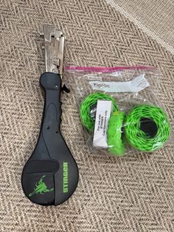 Stinger cap stapler