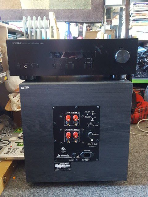 Yamaha sound receiver with subwoofer
