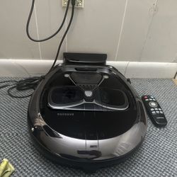 2 Limited Edition STAR WARS robot Vacs. 