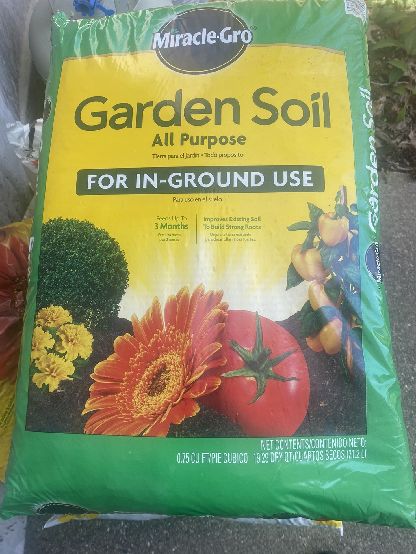 Miracle Grow Garden Soil. New Sealed