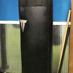 Throwdown Boxing Kicking Punching Bag - Excellent Condition - Retails For $369