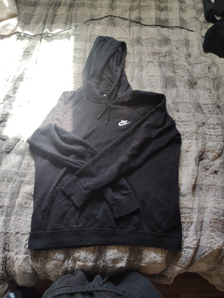 BLACK NIKE HOODIE (I ALSO HAVE 1 IN SMALL)