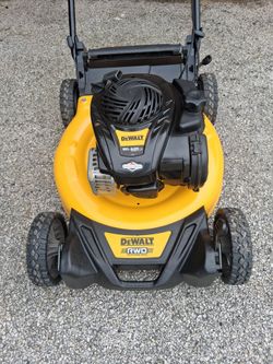 DEWALT  Self-Propelled 6.25 Hp working very well 21-inch