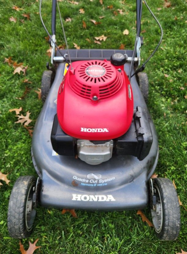 Honda Harmony II Hrr216 LawnMower