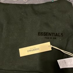 Essential fear of God, black size small