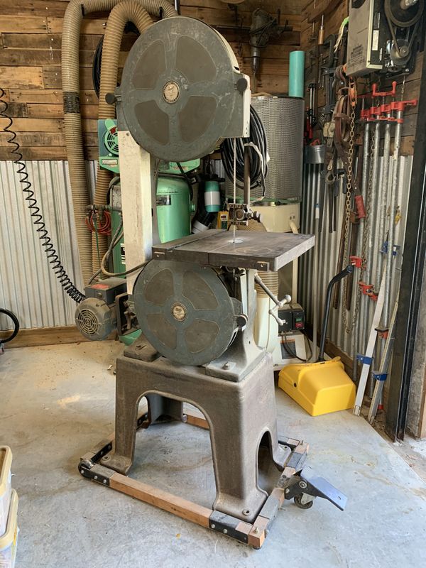 Band Saw Walker Turner 14” for Sale in Miami, FL - OfferUp