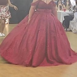 QUINCEAÑERA DRESS  RED