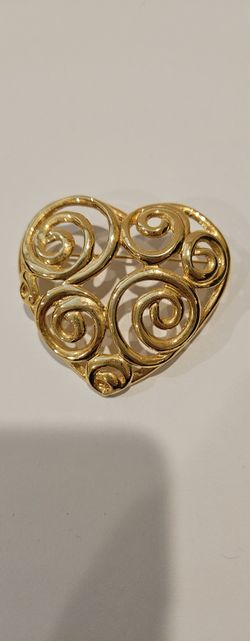 Heart brooch 