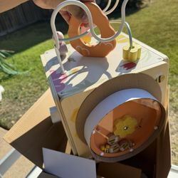 Classic World – Honeybee Activity Cube