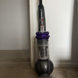 Dyson Cinetic Big Ball Animal + Allergy vacuum cleaner