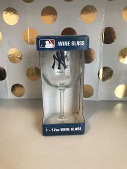 Yankees wine glass