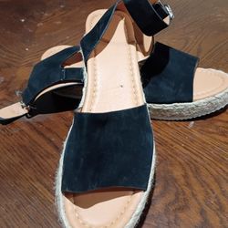 Black sandals, size 9, Brand New