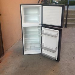 Small Mini Fridge