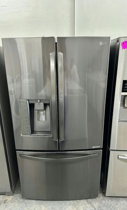 LG 3-Door Refrigerator (French Door Fridge) Stainless Steel - Water Dispenser