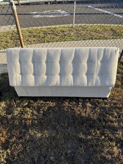 Linen Tufted Storage Bench, End of Bed, Lift Lid