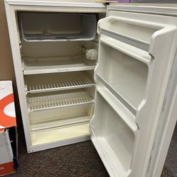 FREE Working Mini Fridge/Freezer Used