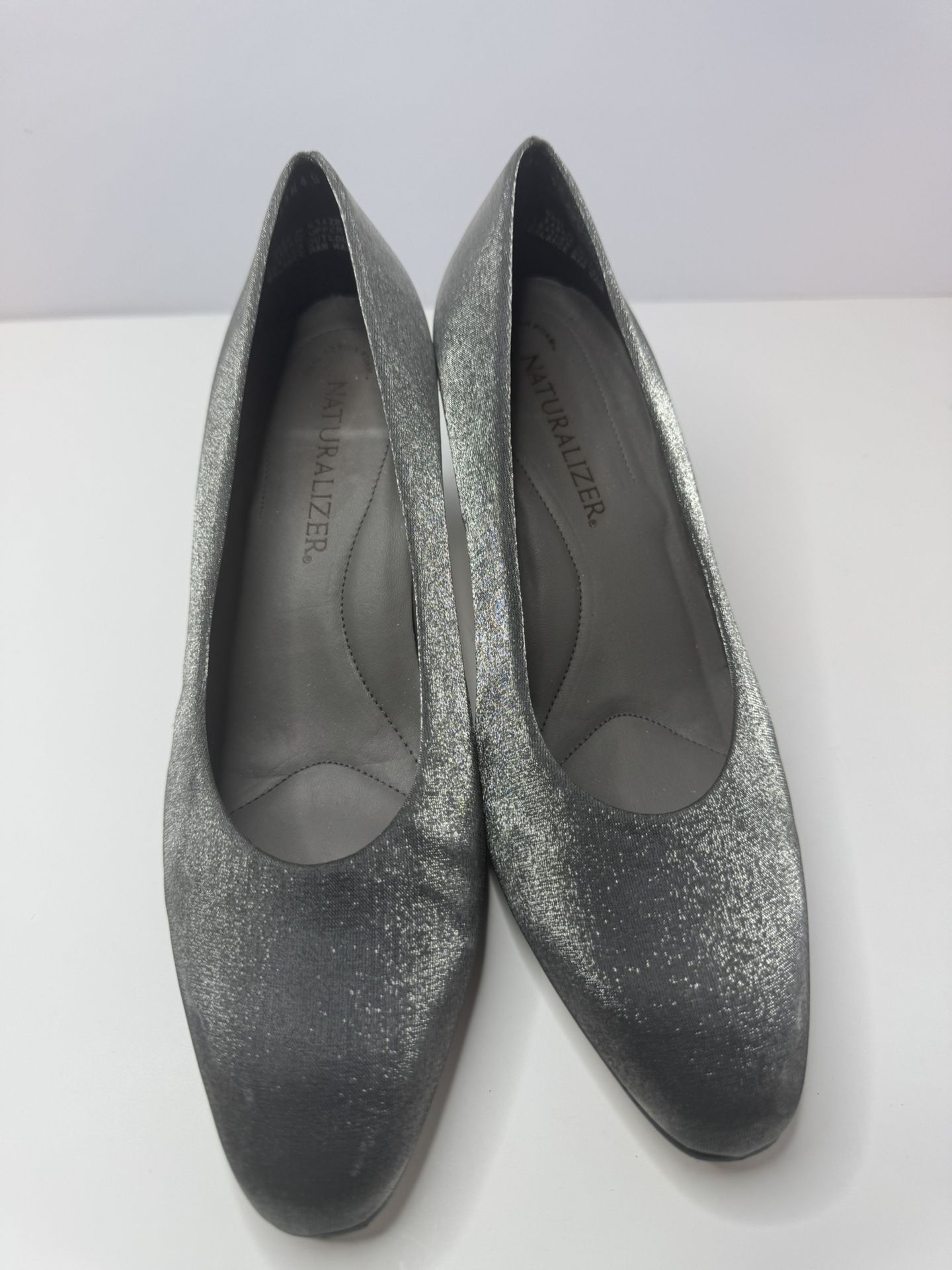 Naturalizer Silver Kitten Heels Size 7.5W