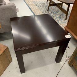 Meltrose End Table