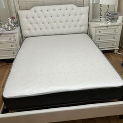 Queen Size Bed Frame With Mattress 