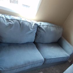 Vendo Este Sofa