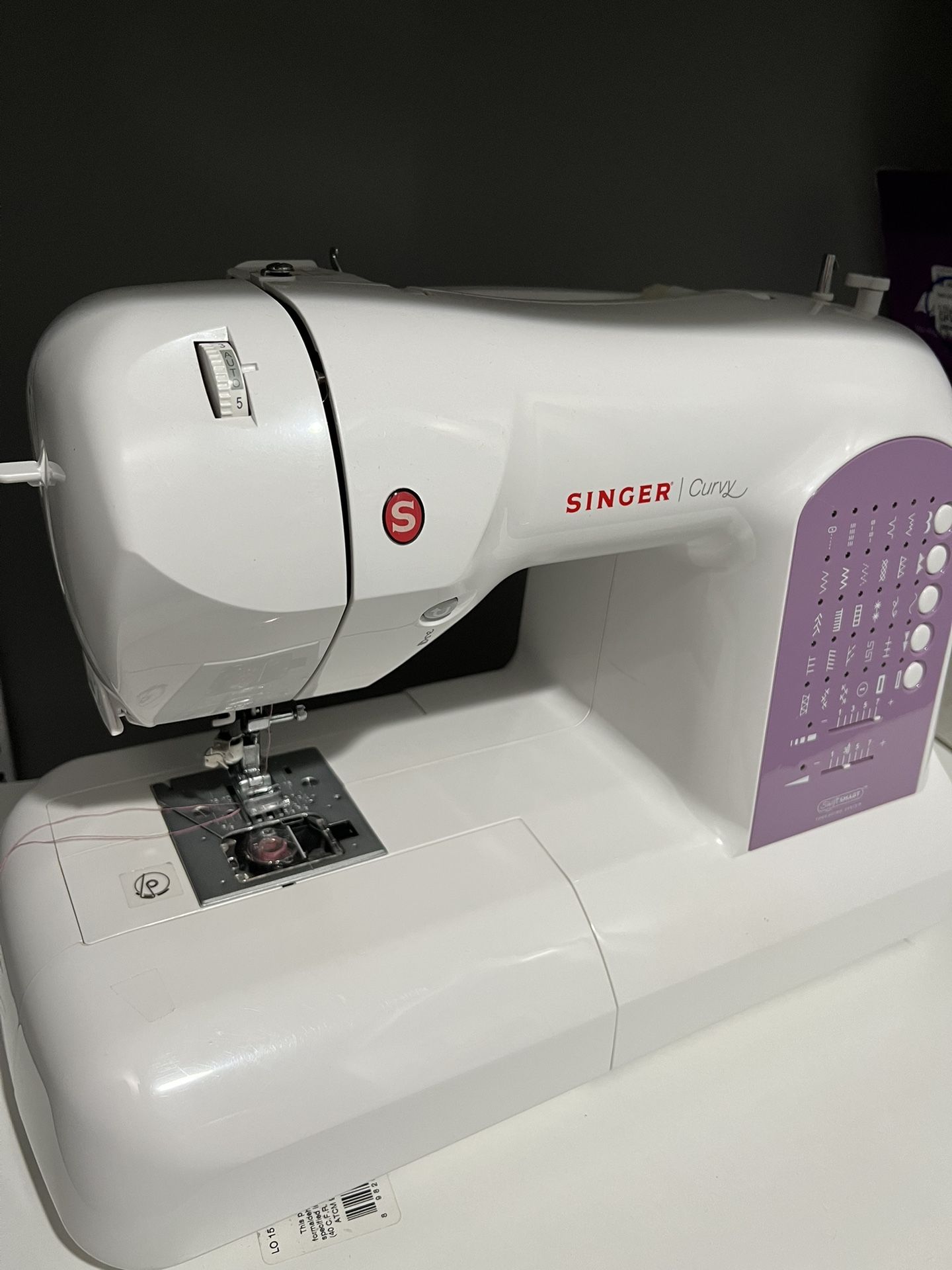 Singer Curvy Sawing Machine
