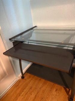 Computer Desk in Great Condition