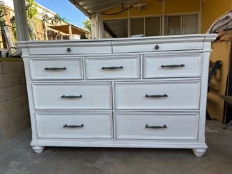 Solid Wood Dresser in good condition