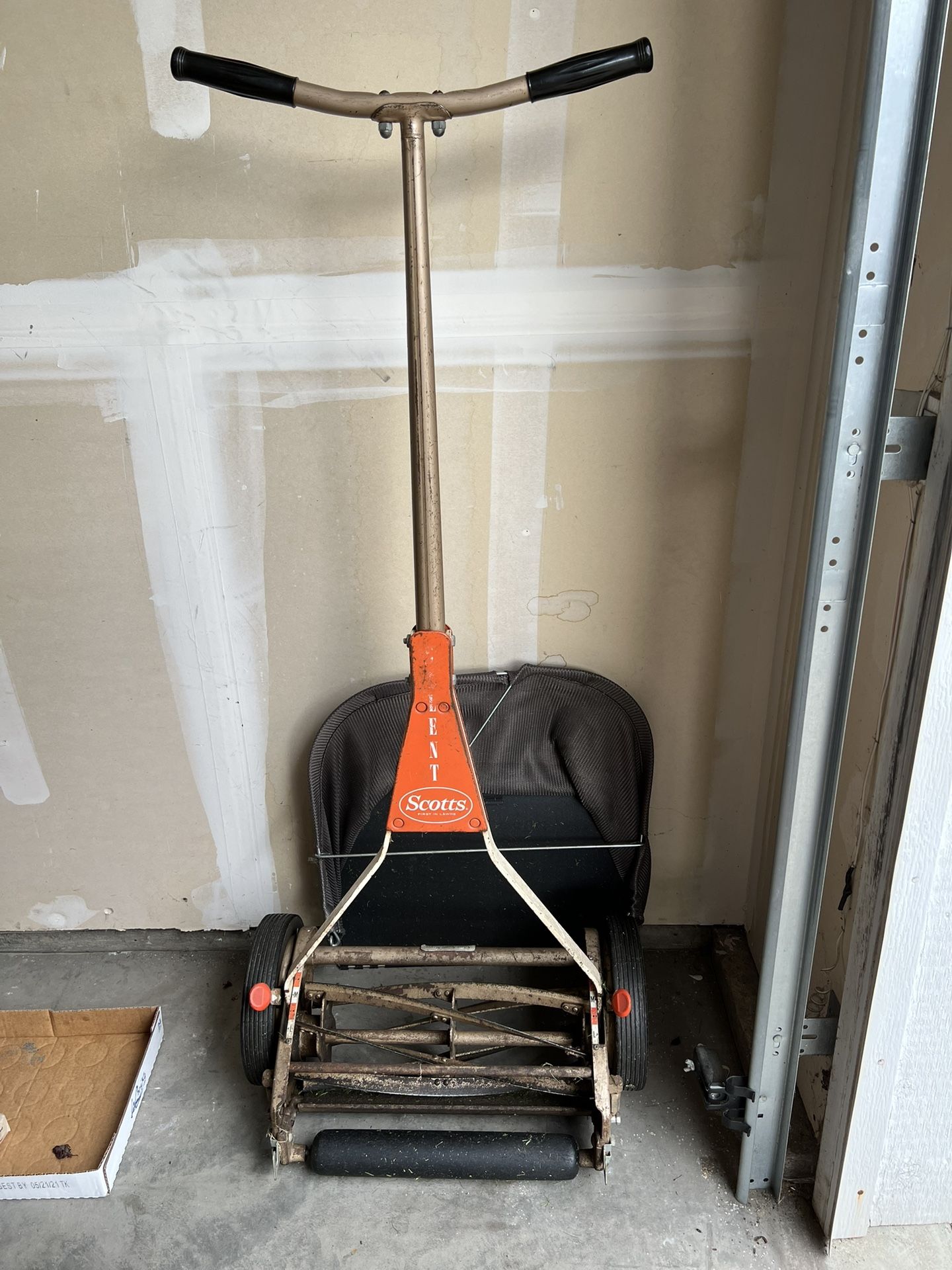 Scott Push Mower