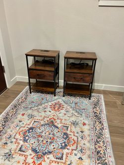2 Nightstands