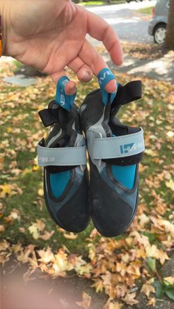 Hangl Climbing Shoes Velcro Strap