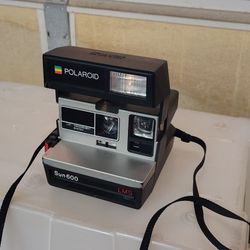 Polaroid Sun 600 Camera 