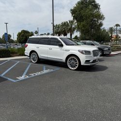 Lincoln Navigator