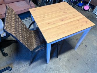 Table+chairs